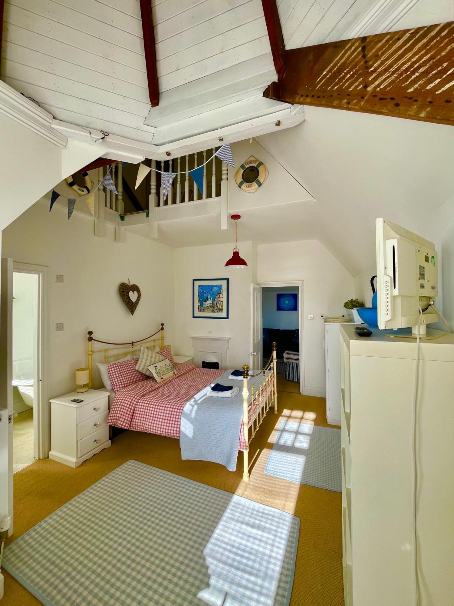 Апартаменты Lyme Regis Renovated Period Seaside Flat Экстерьер фото